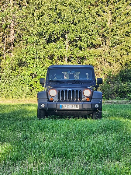 Jeep Wrangler Unlimited 3 of 5