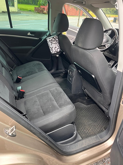 Volkswagen Tiguan 3 of 5