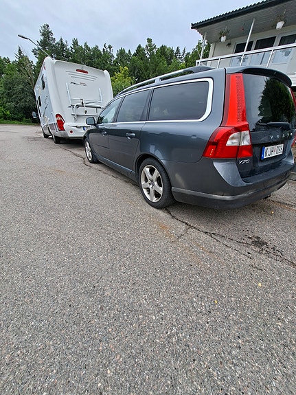 Volvo V70 4 of 5