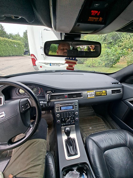 Volvo V70 2 of 5