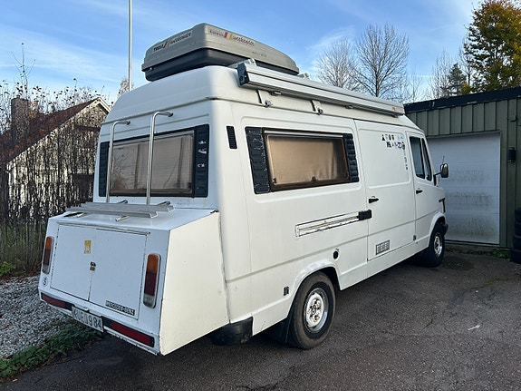 Mercedes-Benz 307d 2 of 5
