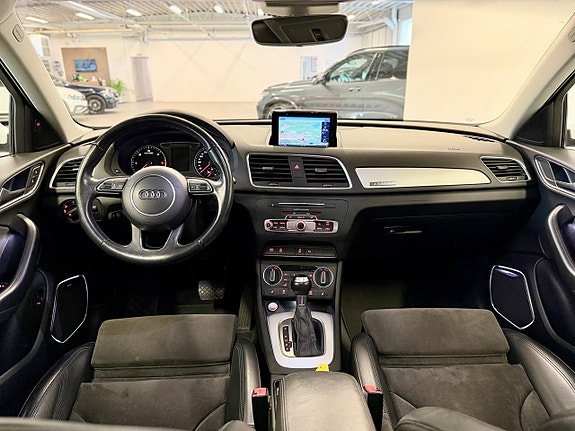 Audi Q3 14 of 21
