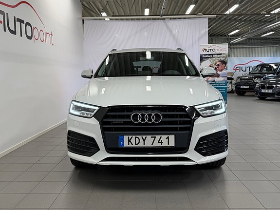 Audi Q3 2 of 21