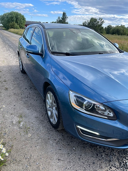 Volvo V60 7 of 16