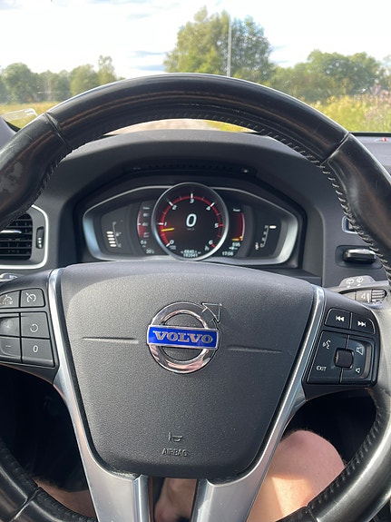 Volvo V60 11 of 16