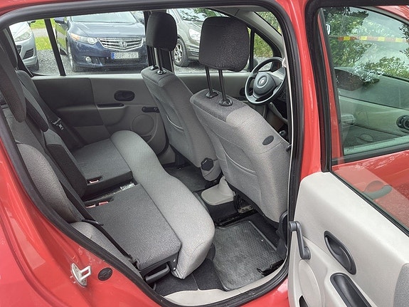 Renault Modus 18 of 23