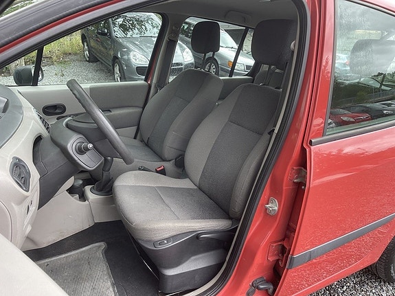 Renault Modus 14 of 23