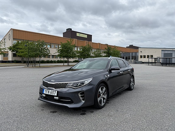 Kia Optima 2 of 9