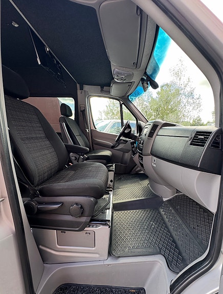 Mercedes-Benz Sprinter 319 2 of 6