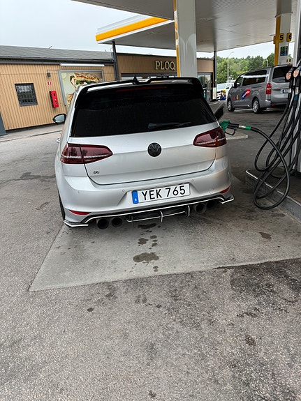 Volkswagen Golf VII 2 of 5