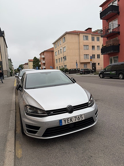 Volkswagen Golf VII 5 of 5