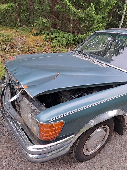 Mercedes-Benz 280 SE 3 of 5