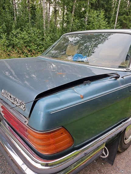 Mercedes-Benz 280 SE 4 of 5
