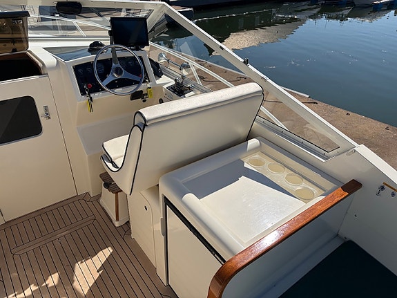 Bertram 28 Moppie -96 | 2 x Yamnar 6LPA-STP Diesel -2006 6 of 12