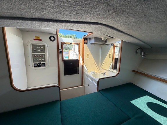 Bertram 28 Moppie -96 | 2 x Yamnar 6LPA-STP Diesel -2006 10 of 12