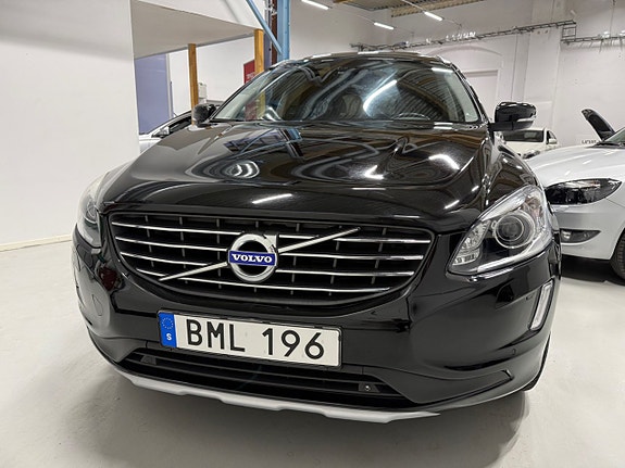 Volvo XC60 2 of 5