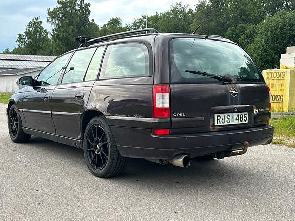 Opel Omega 3 of 5