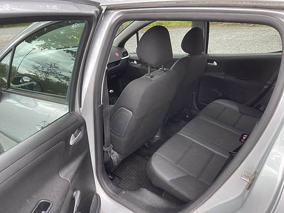Peugeot 207 15 of 17