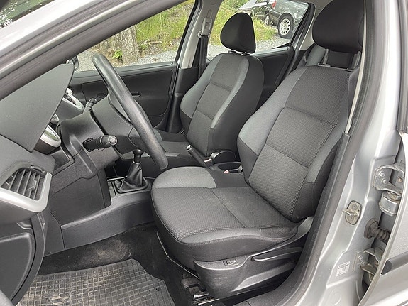 Peugeot 207 13 of 17
