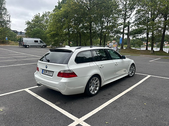 BMW 530d 2 of 6