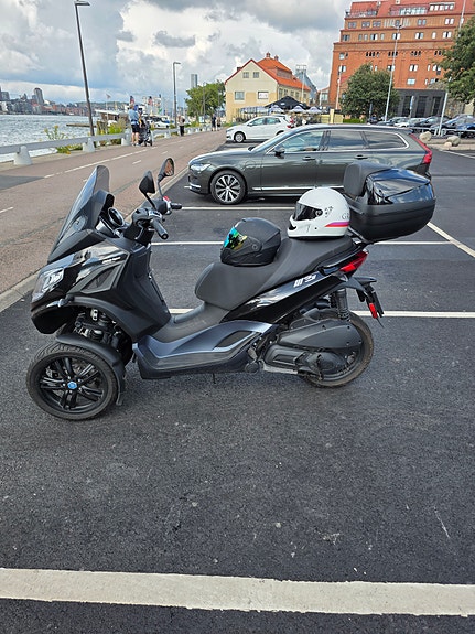 Piaggio MP3 300 HPE 3 of 3