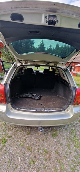 Toyota Avensis 10 of 13