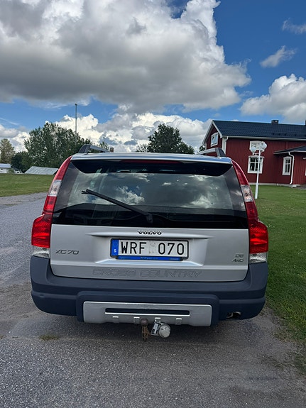 Volvo XC70 4 of 5