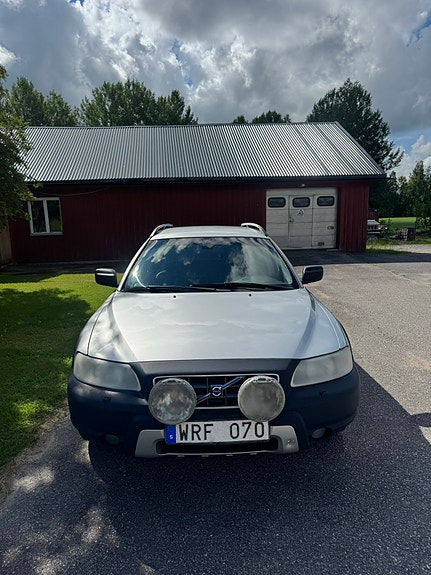 Volvo XC70 3 of 5