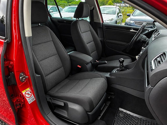 Volkswagen Golf VI 12 of 22