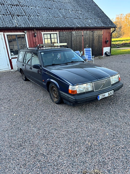 Volvo 940 3 of 4