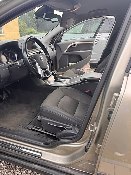 Volvo XC70 8 of 9