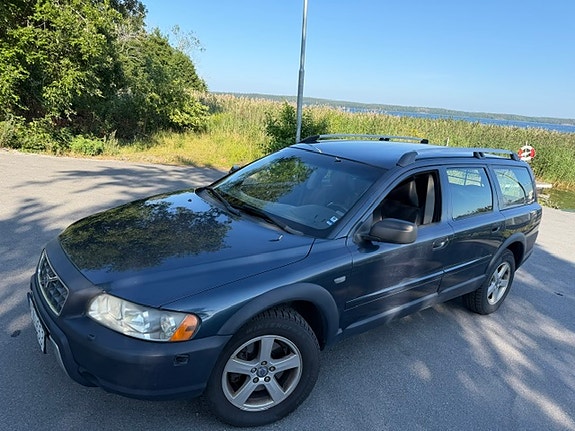 Volvo XC70 2 of 5