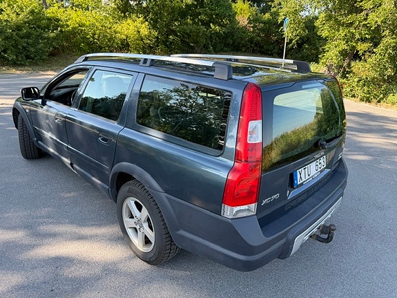 Volvo XC70 4 of 5
