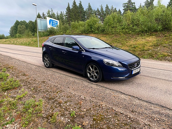 Volvo V40 4 of 5
