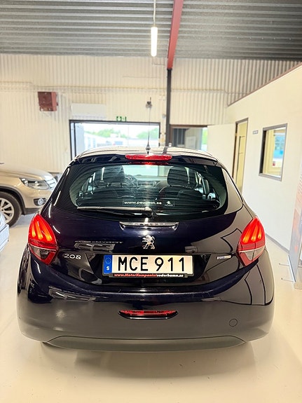 Peugeot 208 8 of 15