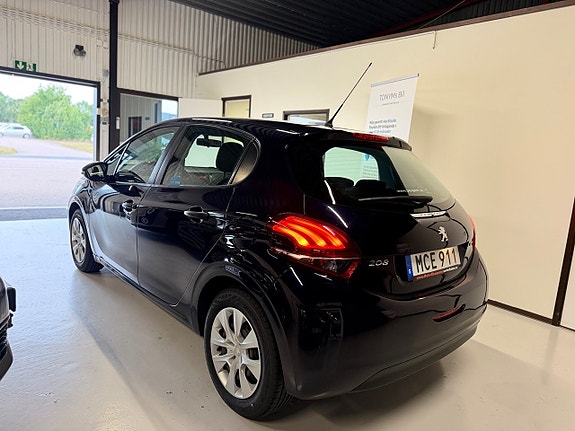 Peugeot 208 9 of 15