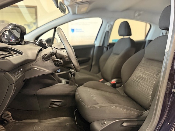 Peugeot 208 12 of 15