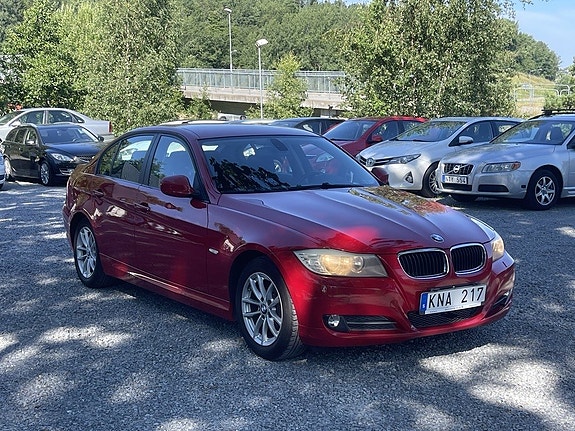 BMW 318i 2 of 5