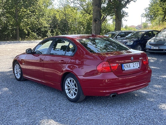BMW 318i 3 of 5