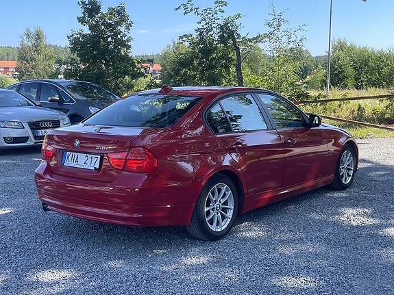 BMW 318i 4 of 5