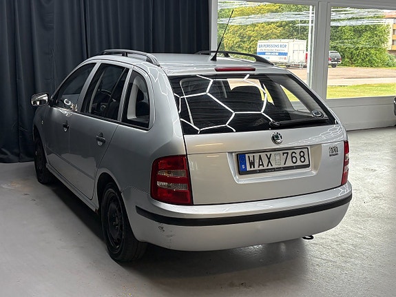 Skoda Fabia 3 of 5