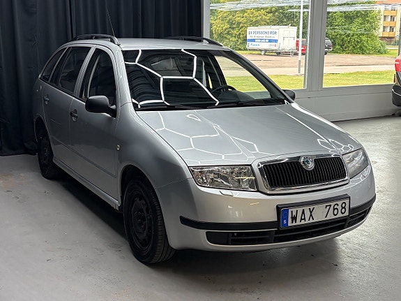 Skoda Fabia 2 of 5