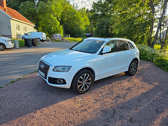 Audi Q5 2 of 5