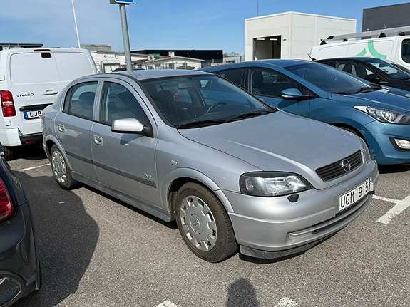 Opel Astra 9 of 11