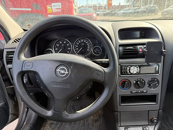 Opel Astra 3 of 5