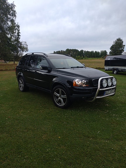 Volvo XC90 2 of 6