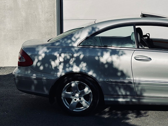 Mercedes-Benz CLK200 5 of 5