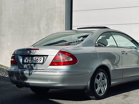 Mercedes-Benz CLK200 4 of 5