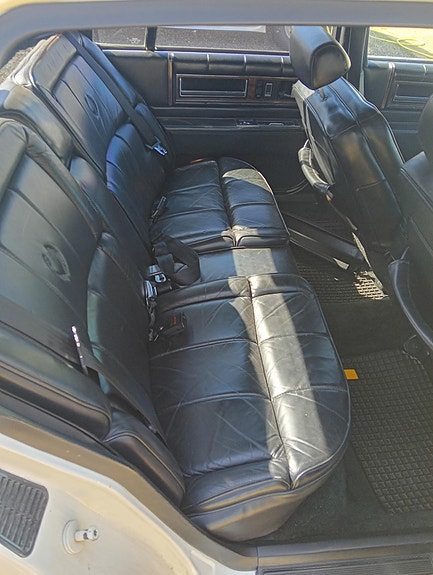 Cadillac Deville 3 of 6