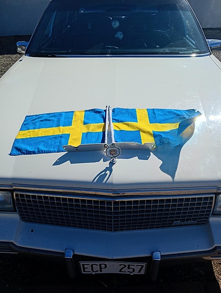Cadillac Deville 5 of 6